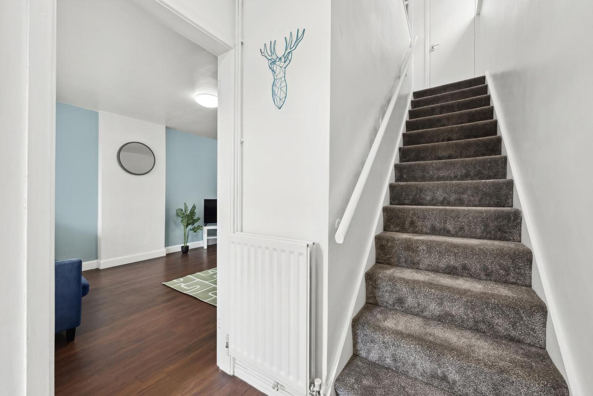 Holiday home Stylish From 3 Bed House, Sleeps 6, Private Parking, Wifi Leamington Spa