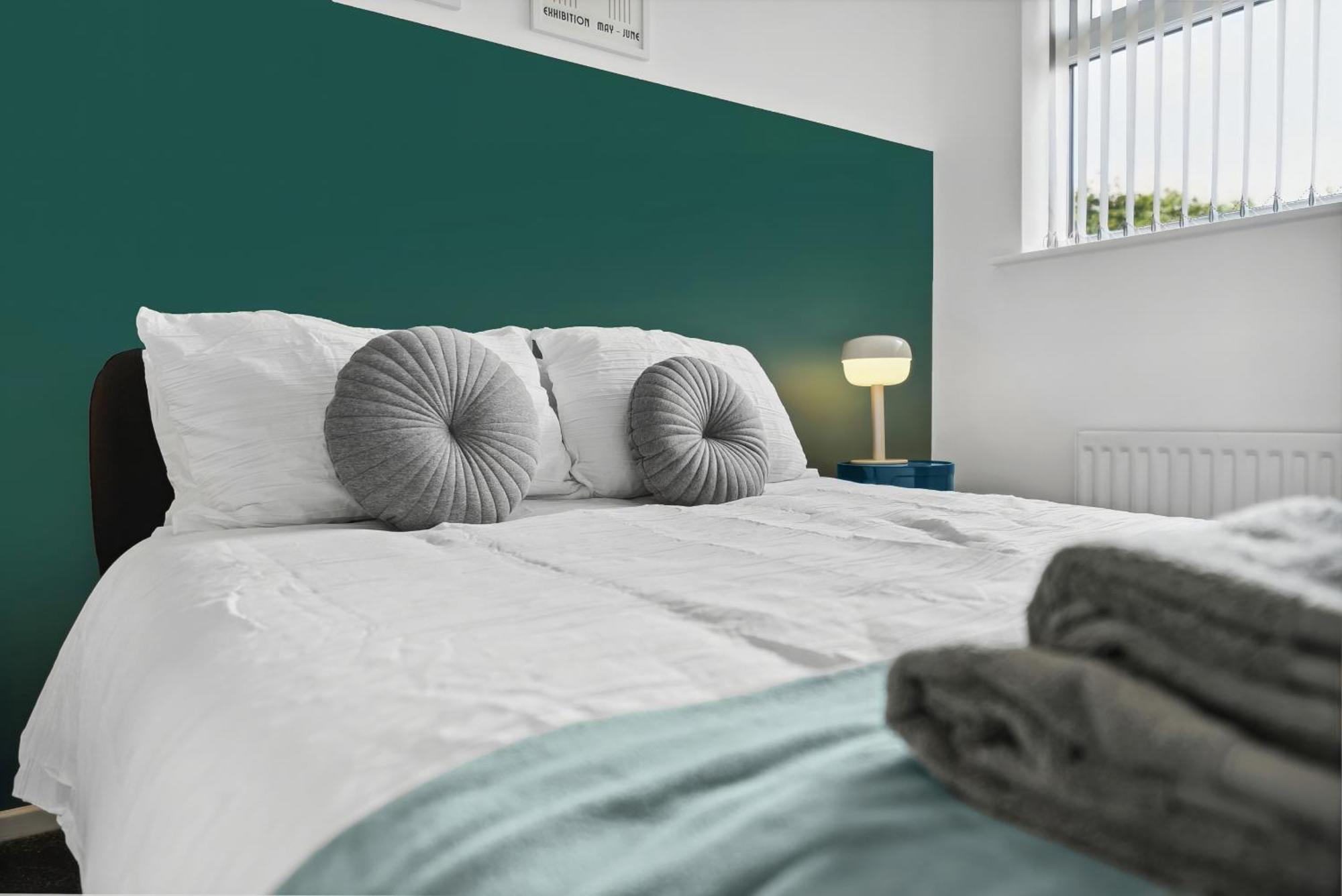 Holiday home Stylish From 3 Bed House, Sleeps 6, Private Parking, Wifi Leamington Spa